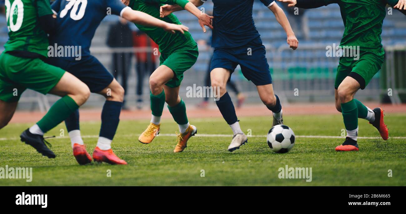 Tritt Stoß Beim Fußball Engl www.alamy.de