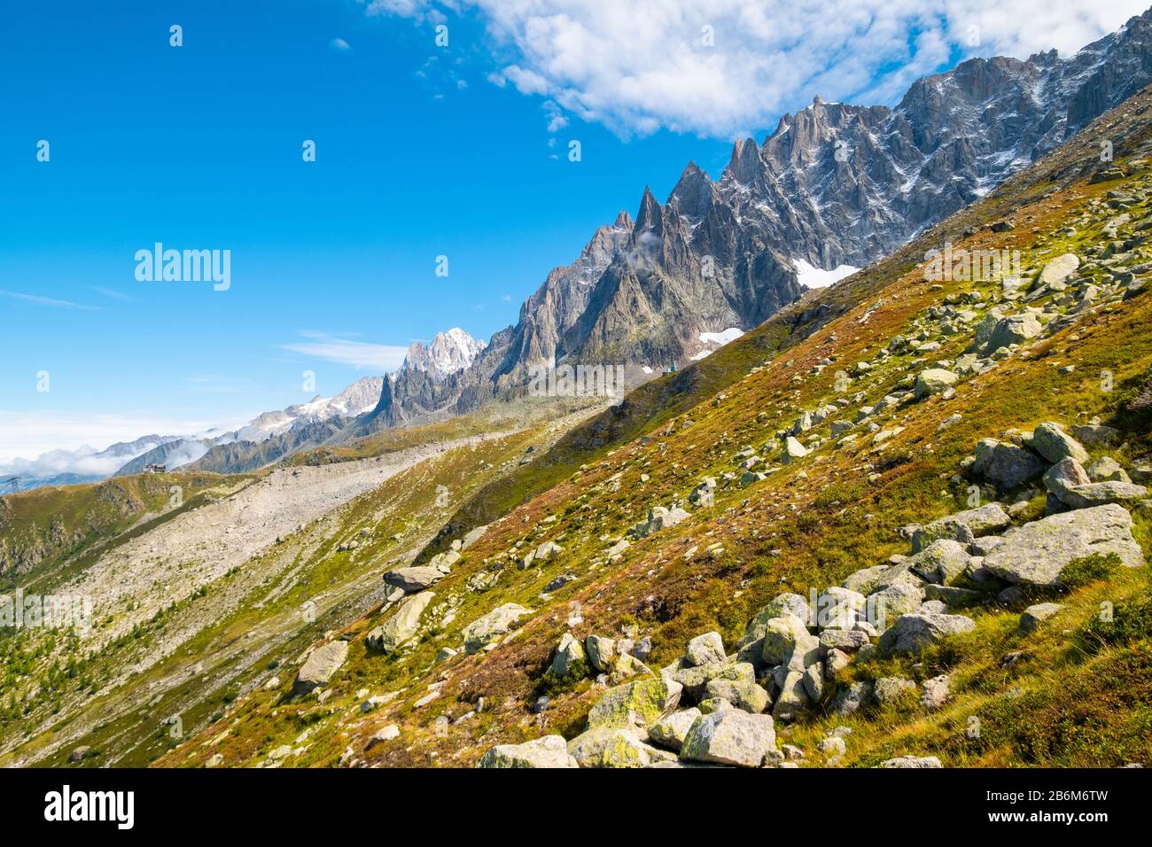 Die Gipfel gehören im Herbst zur Mont-Blanc-Reihe, Chamonix, Frankreich Stockfoto