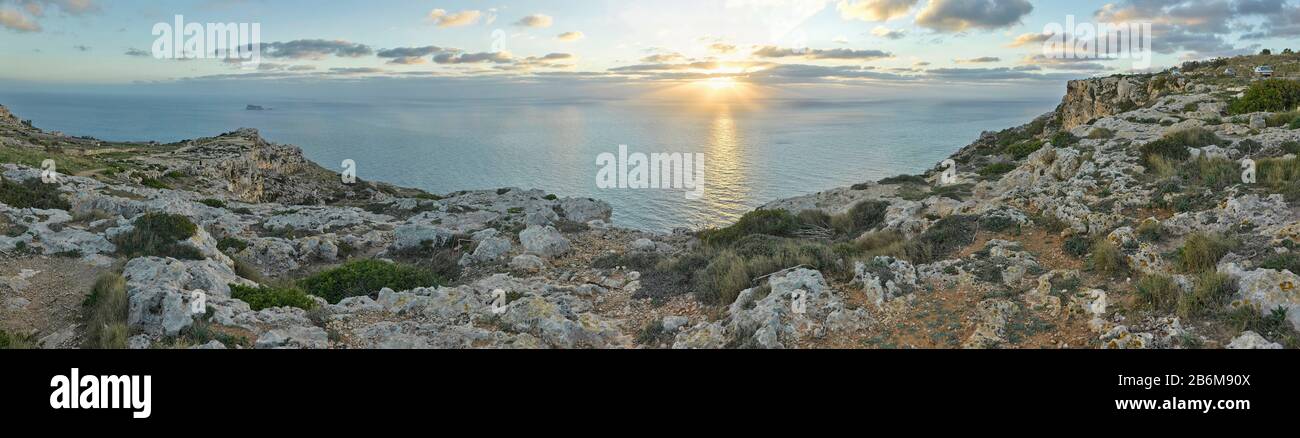 Sonnenuntergang über dem Mittelmeer, Dingli, Malta Stockfoto