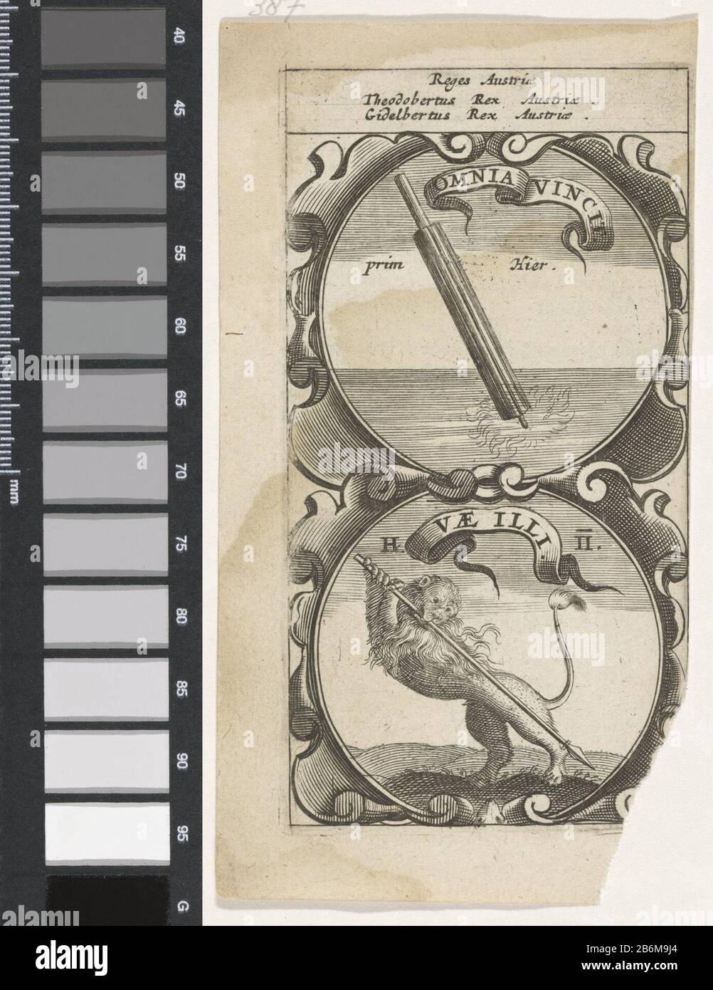 Fakkel goofd in de zee Leeuw traf een speer Omnia Vincit Vae Illi (titel op object) Symbola Divina et Humana Pontificum Imperatorum Regum (serietitel) Een embleem met twee voorstellingen. Boven een zee Stockfoto
