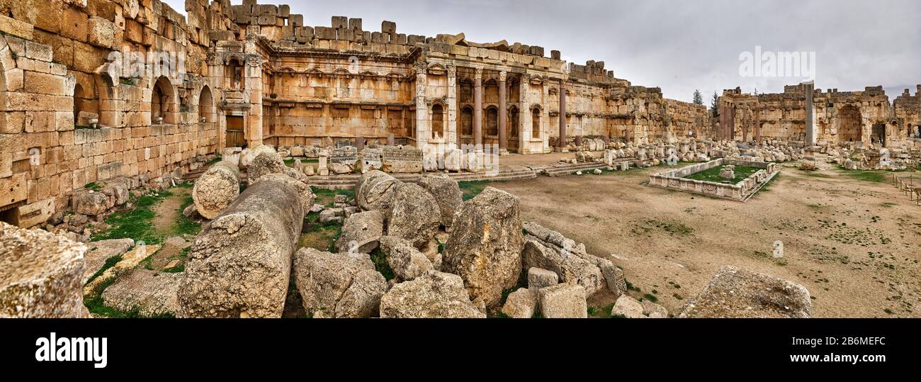 Der Große Hof des antiken Tempels von Heliopolis, Baalbek, Libanon Stockfoto