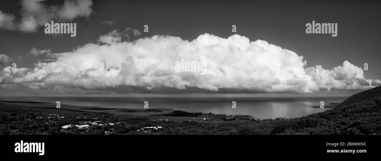 Blick auf Meer und Wolke am Himmel, South Kona, Hawaii, USA Stockfoto Blick auf Meer und Wolke am Himmel, South Kona, Hawaii, USA Stockfoto
