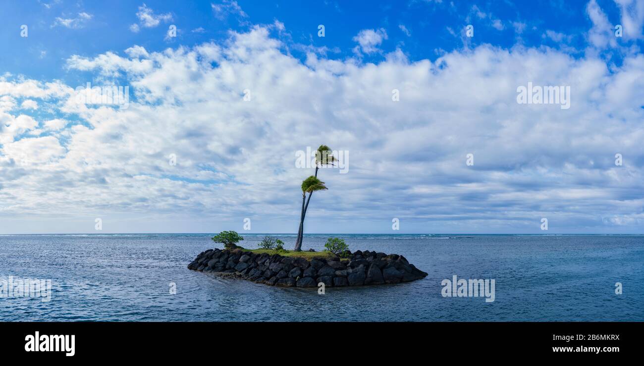 Blick auf die Insel auf dem Meer, Oahu, Hawaii, USA Stockfoto