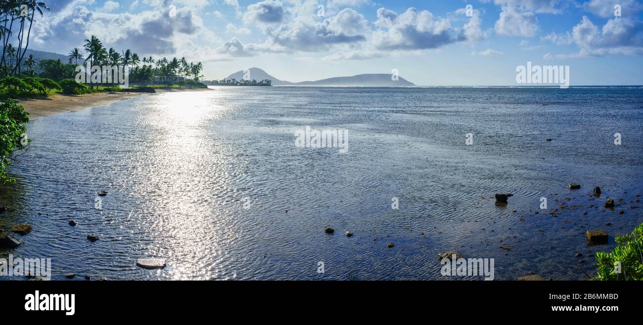 Blick auf Meer und Strand, Oaha, Hawaii, USA Stockfoto