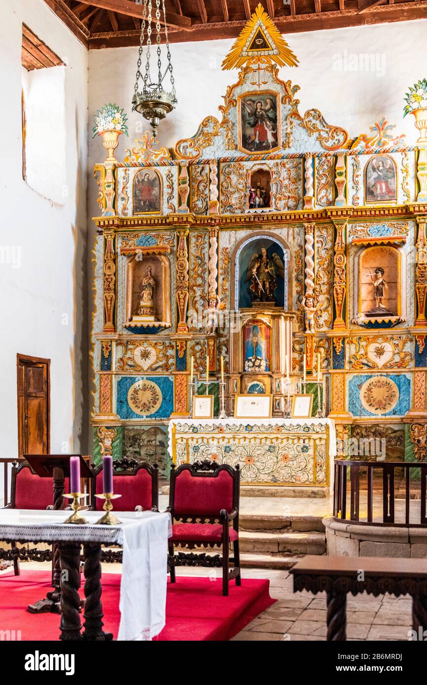 Der kunstvolle Rokoko-Altar in der Kirche Obispado Diocesis de Canarias in Tuineje auf der Kanareninsel Fuerteventura Stockfoto