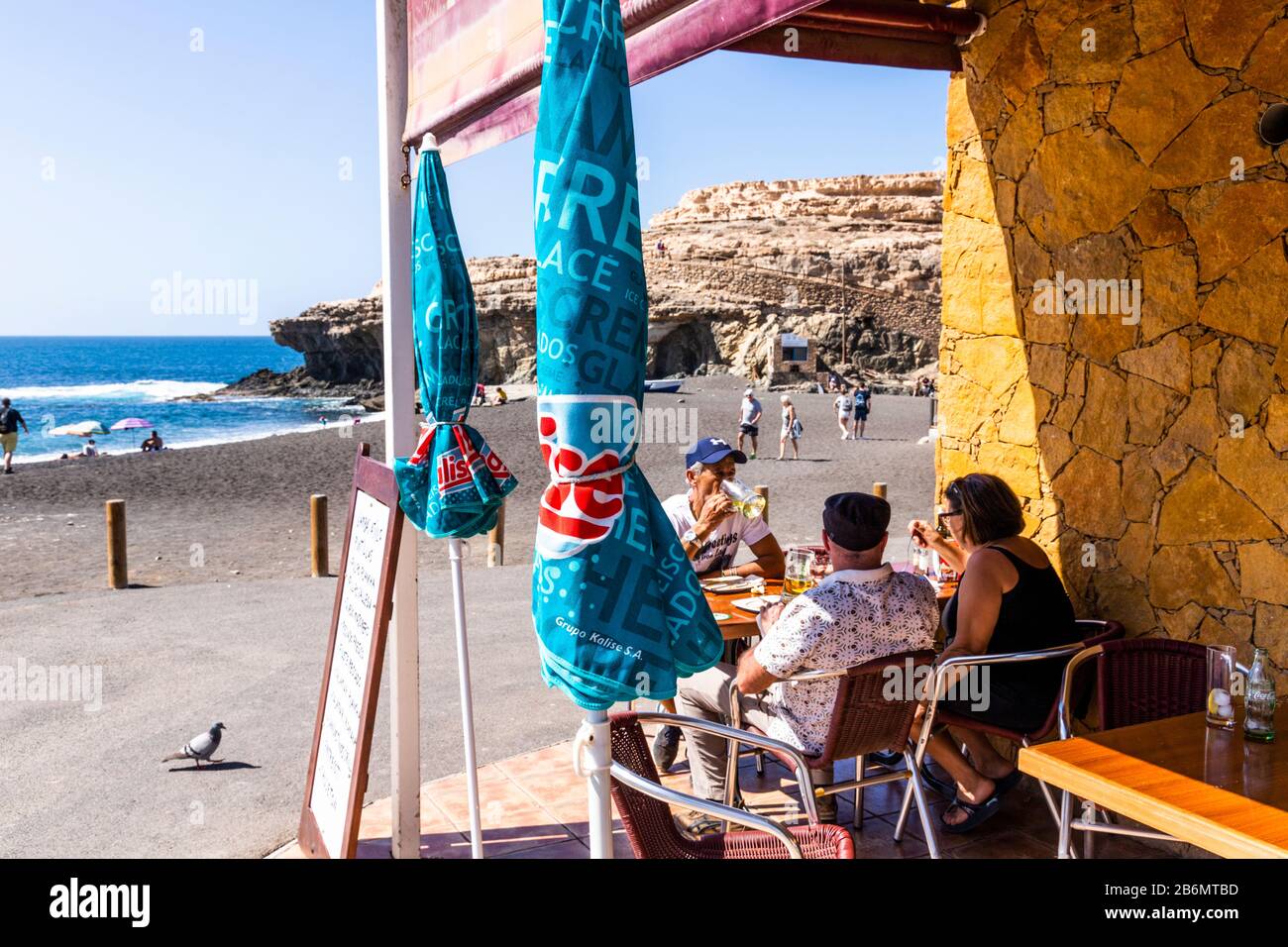 Ein Café am Strand in Ajuy an der Westküste der Kanareninsel Fuerteventura Stockfoto
