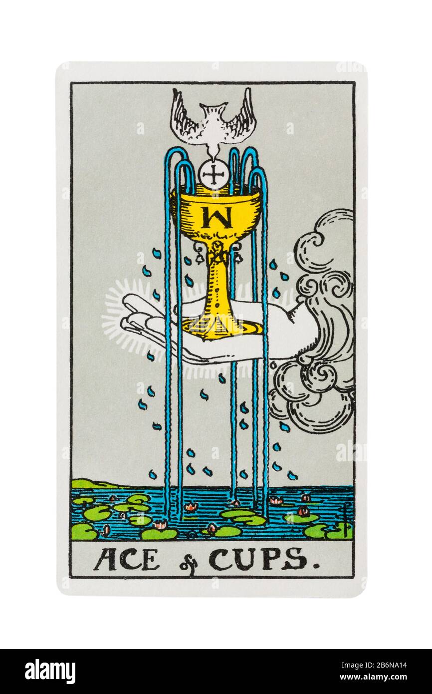 ACE of Cups Tarot Card von The Rider Tarot Cards, entworfen von Pamela Colman Smith unter Aufsicht von Arthur Edward Waite isoliert auf weiß Stockfoto