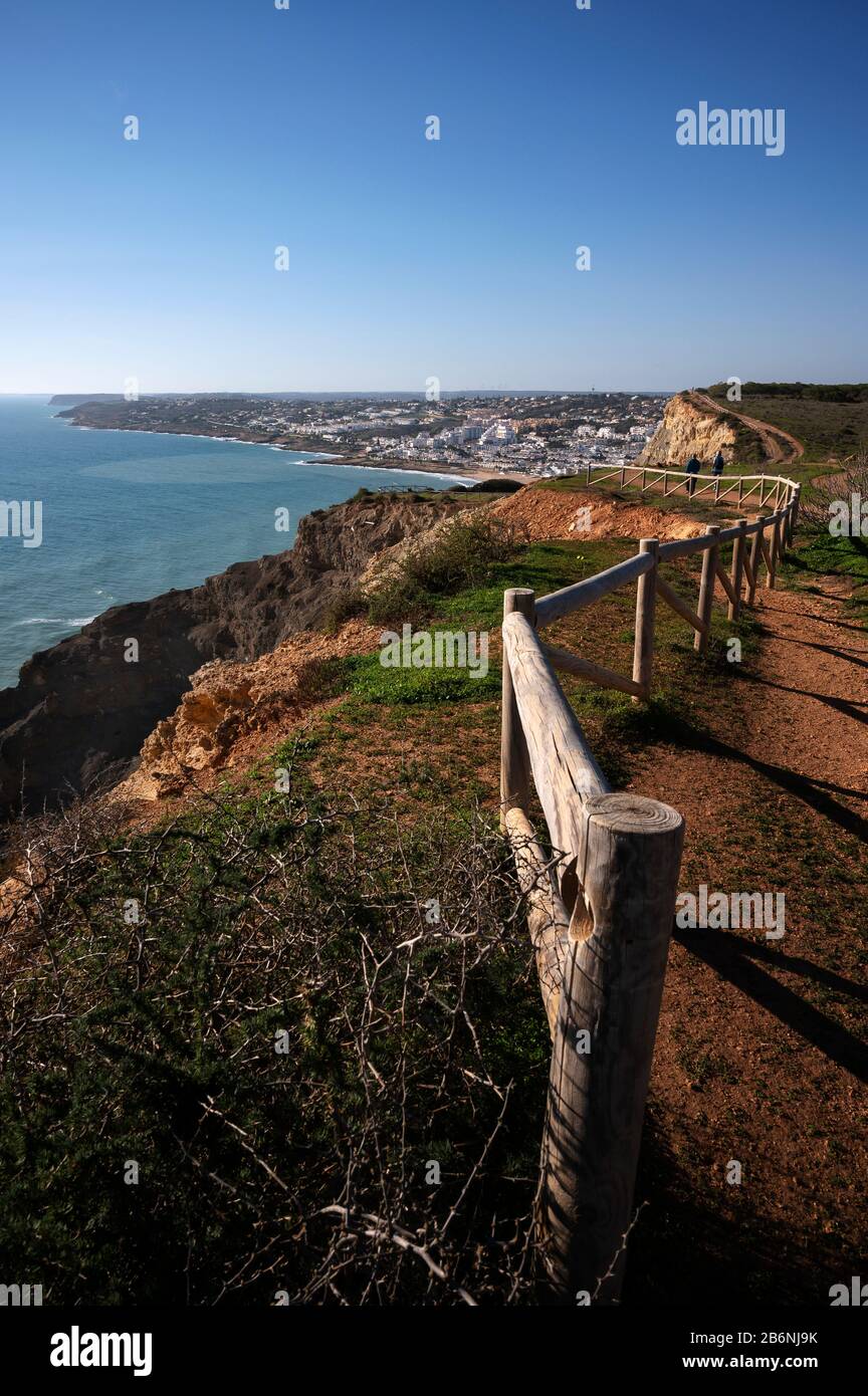 Portugal - Küste und Weg nach Luz Stockfoto