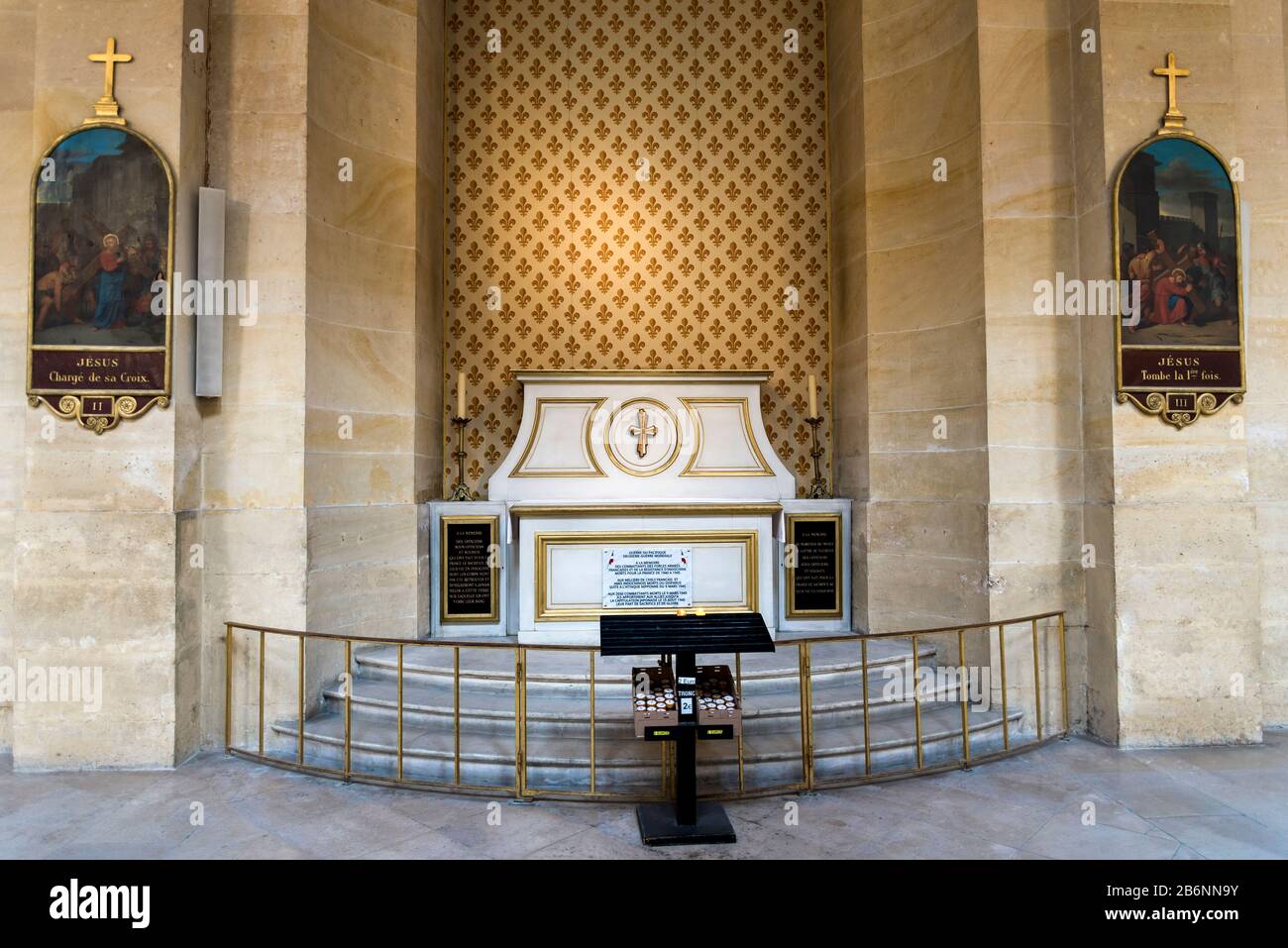 Denkmal der Soldaten der französischen Armee im zweiten Weltkrieg in der Kathedrale Dome des Invalides, Paris, Frankreich Stockfoto