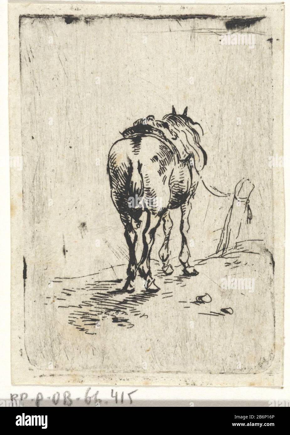 Gezadeld Paard van achteren gezien EIN gesatteltes Pferd, von hinten betrachtet, die Zügel zu einem Pfostengebonden. Hersteller: Druckerhersteller Pieter Cornelisz. Verbeeck Herstellung: Haarlem Datum: 1620 - 1654 Physikalische Eigenschaften: Ätzmaterial: Papiertechnik: Ätzmaße: Plattenkante: H × 50 mm b 35 mm Betreff: Pferd Stockfoto