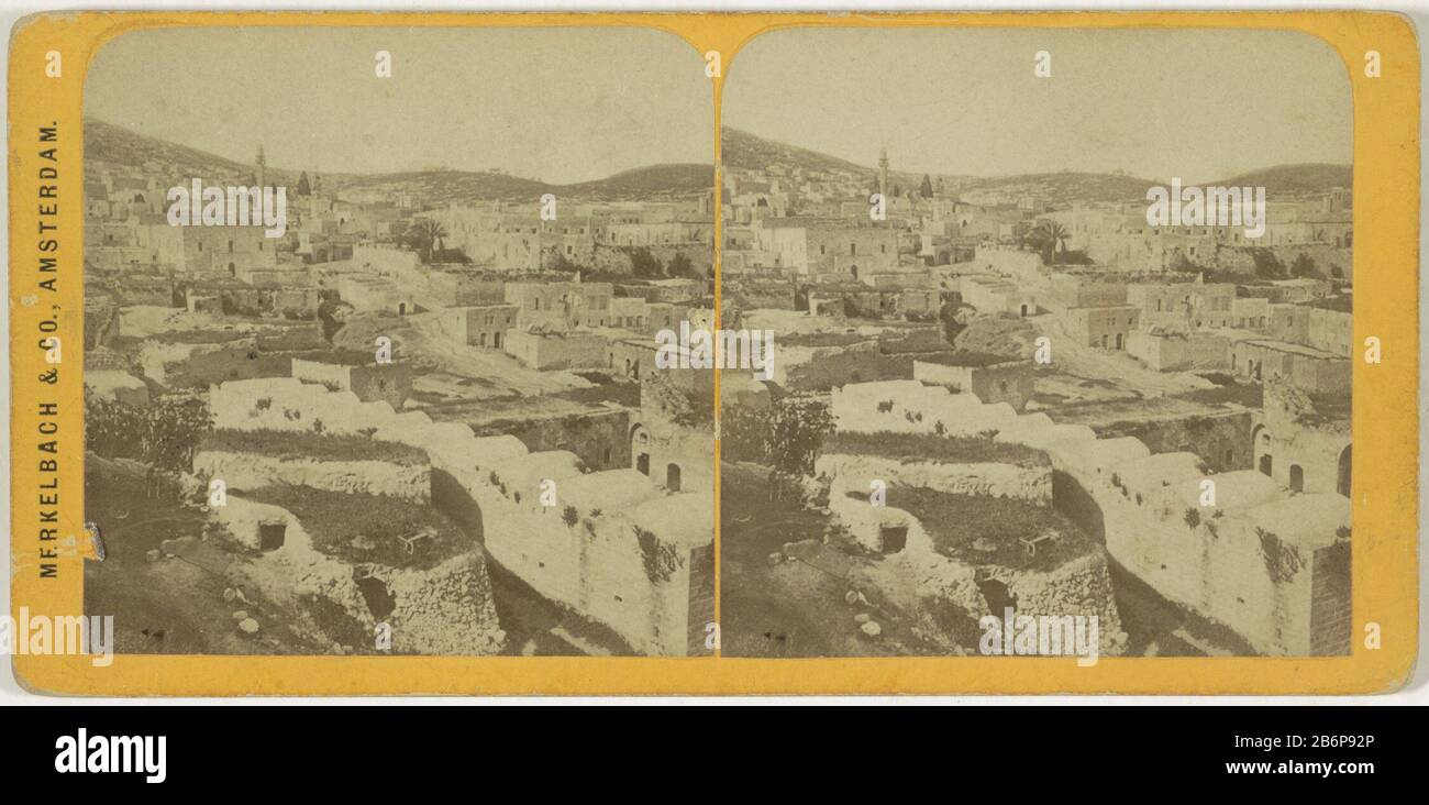 Gezicht op Nazareth Nazzareth Panorama, Terra Santa (titel op object) Blick auf NazarethNazzareth. Panorama, Terra Santa (Titelobjekt) Objektart: Stereobild Artikelnummer: RP-F F13079 Hersteller: Fotograf: Anonymer Verleger: Merkelbach & Co. (Auf dem Objekt Abgebildet) Ort Herstellung: Fotograf: Nazareth Herausgeber: Amsterdam Datum: 1870 - 1890 Material: Fotopapier, Kartontechnik: Albumindruck Abmessungen: Sekundärträger: H 86 mm × W 176 mm Motiv: Stadtansicht im Allgemeinen; "Veduta" Stockfoto