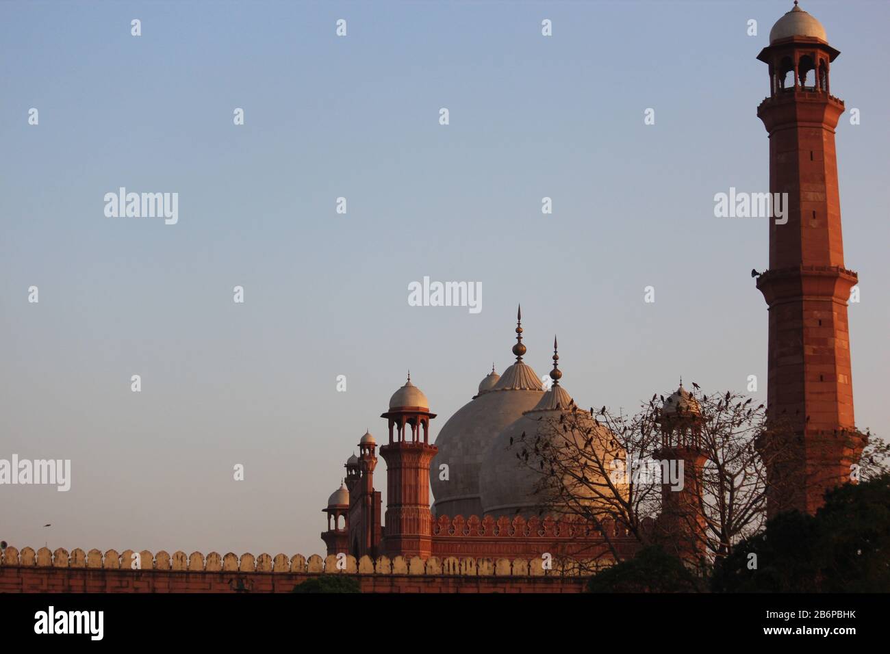 Badshahi-Moschee in Walled City in Lahore, Pakistan Stockfoto