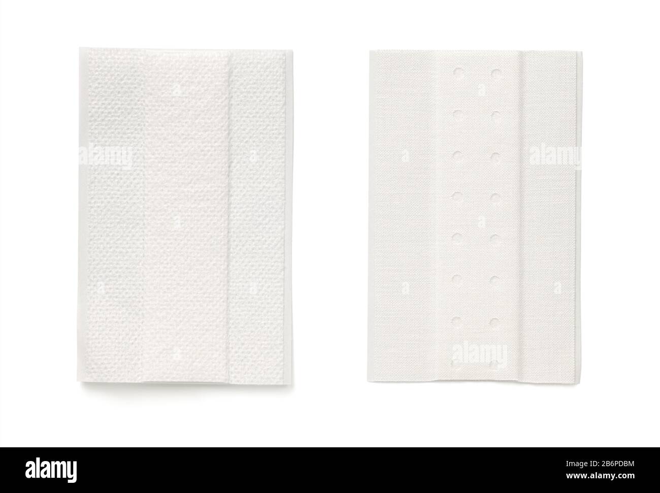 Klebebandpflaster isoliert auf weißem Hintergrund. Flache Lage, Draufsicht. Lichtschatten Stockfoto