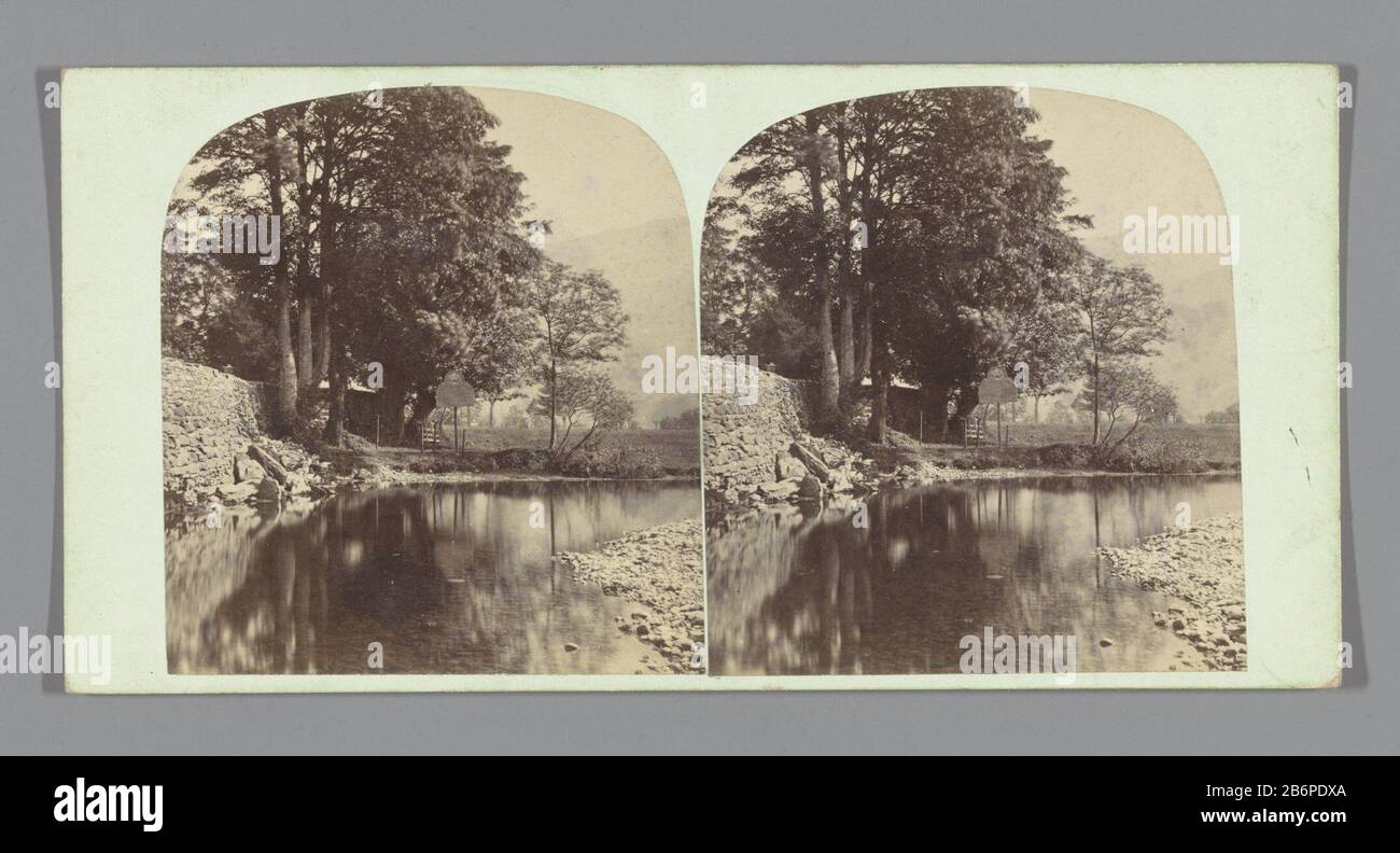 Gezicht op bomen langs Grasmere Poet's Corner, Grasmere Church (titel op object) Blick auf Bäume entlang Grasmere Poet's Corner, Grasmere Church. (Titelobjekt) Objekttyp: Stereobild Objektnummer: RP-F-F04714 Aufschriften/Marken: Beschriftung, Verso, gedruckt, 'English Lakes.'Zahl, Verso, gedruckt, 'Nr. 192.'opschrift, verso, gedruckt: 'Fotografiert von H. Petschler, Gedruckt und Herausgegeben von Der Manchester Photographic Company, Limited Late H. Petschler & Co., 82 & 84 Market St Manchester.' Hersteller:. Fotograf: H. Petschler (denkmalgeschütztes Gebäude) Verlag H. Petschler & Co. (Denkmalgeschütztes Propst Stockfoto