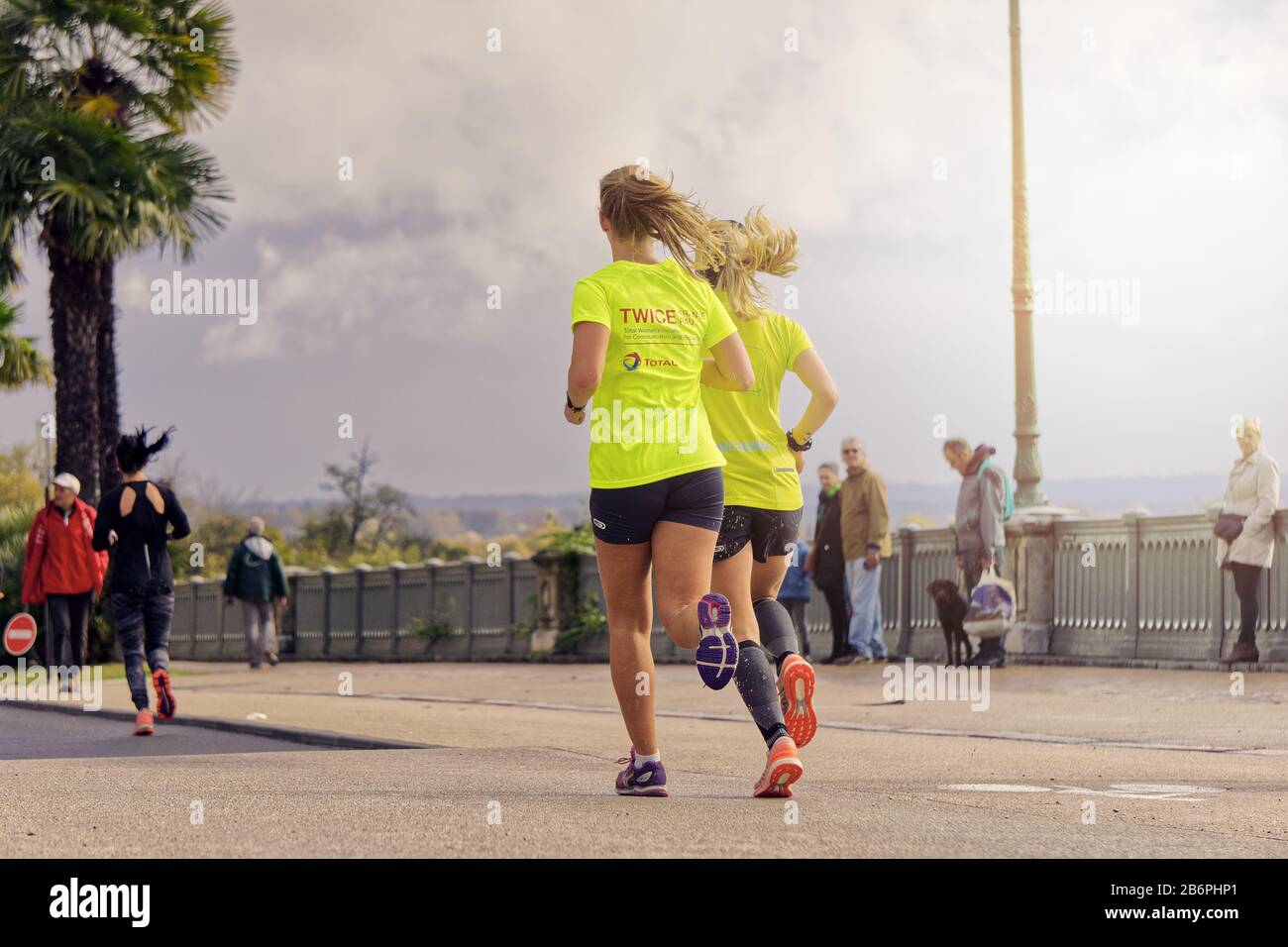 2017 11, Pau, Frankreich, "La Féminine"-Rennen für Frauen reserviert. Rennen um soziale oder karitative Arbeiten. Stockfoto