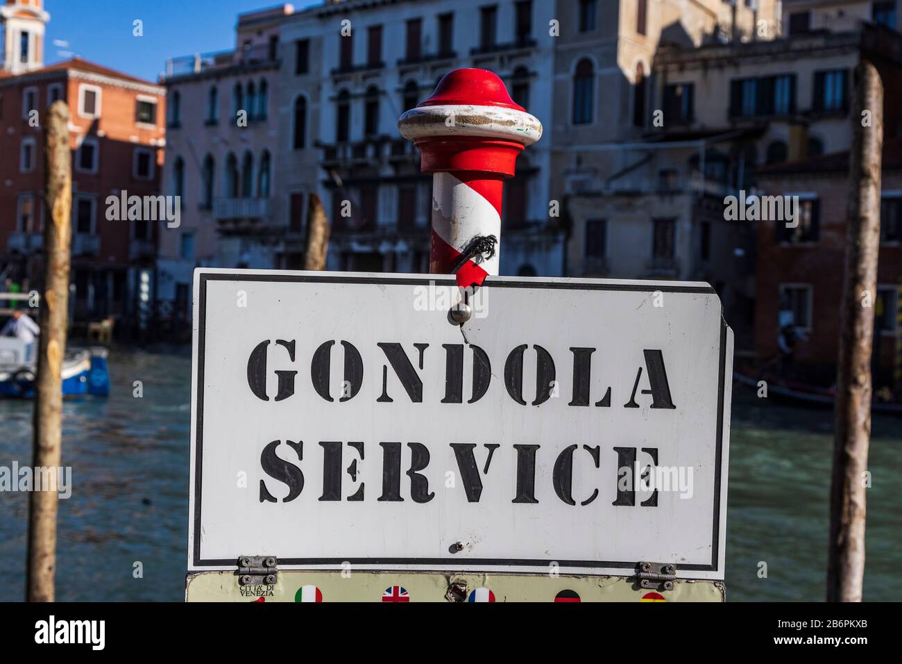 Schild mit dem Gondelservice in Venedig, Venetien, Italien Stockfoto