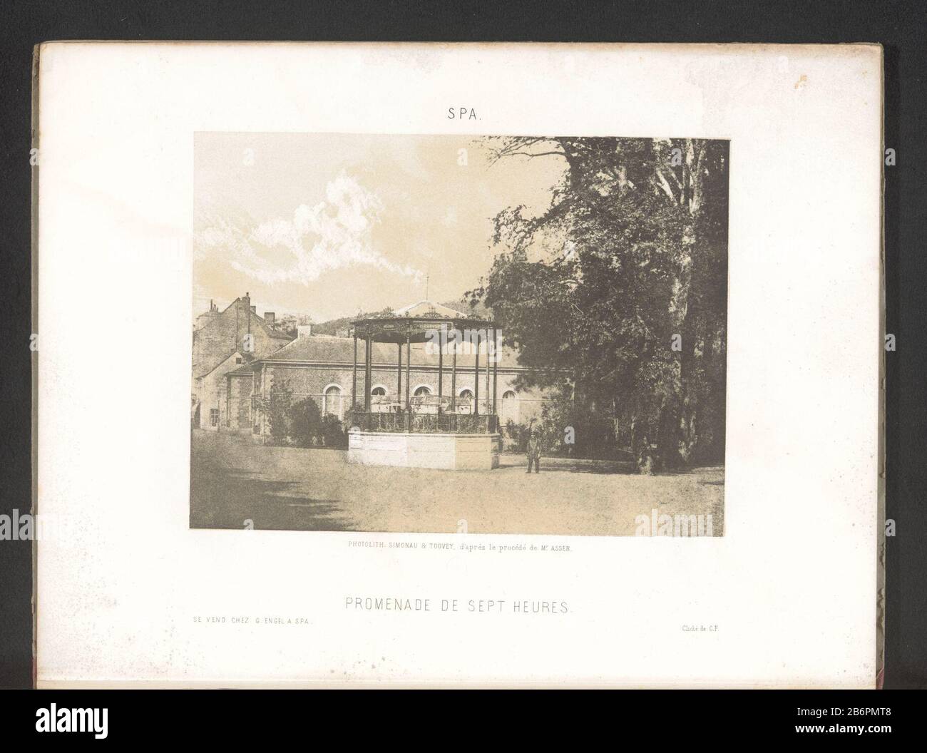 Blick auf die Promenade de Sept Heures in Spa, Belgien Promenade de Sept Heures (Titelobjekt) Spa (Titelobjekt) Objektart: Fotomechanische Druckseite Artikelnummer: RP-F 2001-7-1210-2 Aufschriften/Marken: Beschriftung, Rekto, gedruckt: "LITH-FOTO. SIMONAU & Toovey, d'après le the Process Mr. ASSER.'opschrift, recto, printed: 'SE VEND CHEZ F. ENGEL A SPA.' Sammlermarke, recto, Prägung: 'EA' (Collector Brand Isaac Eduard Asser.) Herstellung Schöpfer: Fotograf: C. F. (Listed Building) Klischeemaker: Simonau & Toovey (Place) Herstellung: Spacélichévey Stockfoto