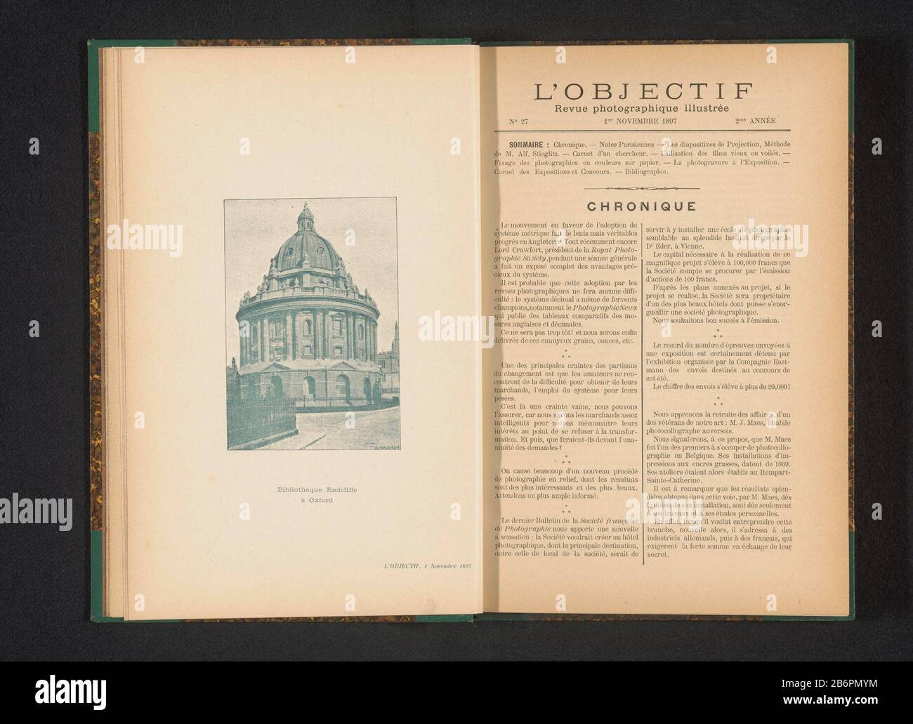 Ansicht der Radcliffe Kamera in Radcliffe OxfordBibliothèque à Oxford (Titelobjekt) Objekttyp: Fotomechanische Seite drucken Artikelnummer: RP-F 2001-7-1287-3 Aufschriften/Marken: Beschriftung, Recto, gedruckt ' L'Objective, 4 Novembre 1897' Hersteller: Hersteller: Jean Malvaux (auf Objekt angegeben) Ort Herstellung: Oxford dating: CA. Im oder vor 1900 Material: Papiertechnik: Autotypie-Abmessungen: Bild: H × 116 mm b 80 mmToelichtingPrent gegenüber Seite 17 . Betrifft: Öffentliche Bibliothek in Oxford Stockfoto