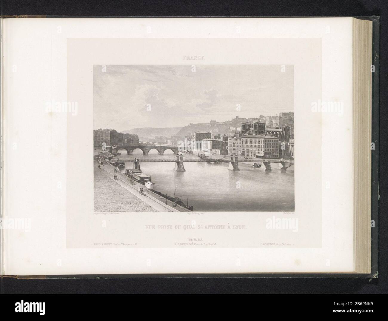 Blick auf den Saone-to-LyonVue Preis du Quai St. Antoine à Lyon (Titelobjekt) Frankreich (Serientitel) Immobilientyp: Seite drucken Artikelnummer: RP-F 2001-7-1540-36 Aufschriften/Marken: Aufschrift, Nachschrift, gedruckt: "Rittner & Goupil Boulevd Montmartre 15'ophrift, Recto, gedruckt:" NP Lerebours Place du Pont 15'oprift. Bossance Quai Voltaire 11' Hersteller : Druckerhersteller: Friedrich Salathé (denkmalgeschütztes Eigentum) zum Zeichnen: Anonym auf Bildern von Noël Marie Paymal Lerebours (denkmalgeschütztes Gebäude) Drucker: Bougeard (denkmalgeschütztes Gebäude) Herausgeber: Noël Marie Paymal Lerebours (aufgeführt Stockfoto