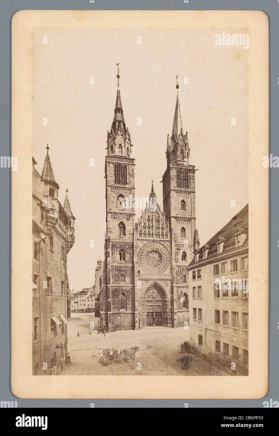 Blick auf die Sankt-Lorenz-Kirche in der NeurenbergSt. Lorenzkirche II (Titelobjekt) Nürnberg (Serientitel Objekt) Objekttyp: Regierungsbild Artikelnummer: RP-F20076 Aufschriften / Marken: Anzahl, Verso, Stuck '2.' Hersteller: Fotograf: Anonymer Verleger: Friedrich Bruckmann (möglich) Ort Herstellung: Fotograf: Saint Lawrence Church Verlag: München Datum: 1863 - 1898 Material: Karton Papiertechnik: Albumenmuster Abmessungen: Sekundäres Medium: H 171 mm × W 113 mm Betreff: Kirche (außen) Wo: Sankt-Lorenz-Kirche Stockfoto