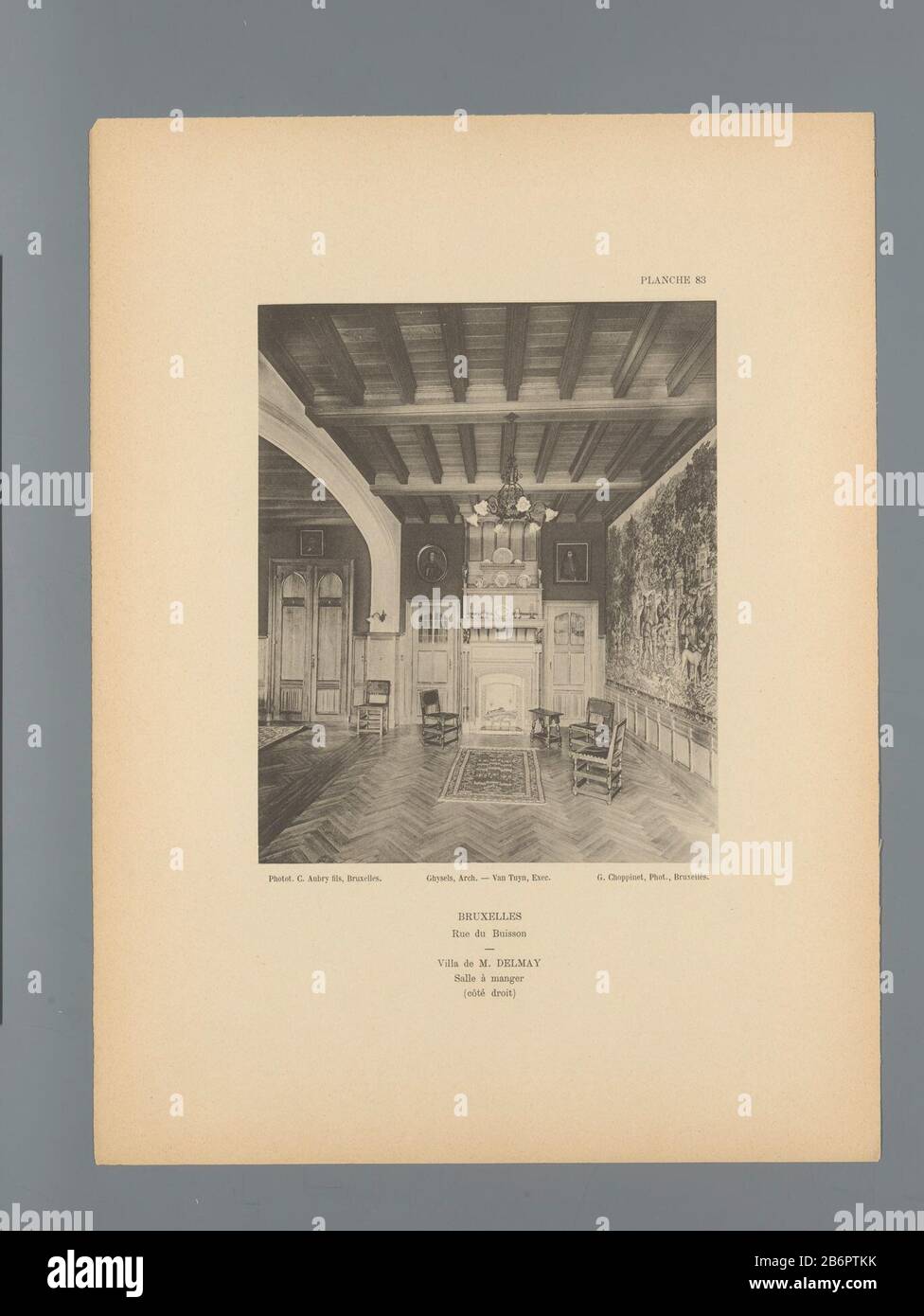 Dieser Beitrag ist Teil eines Ordners mit 89 Abzügen und fünf Tekstbladen. Hersteller : Fotograf G. Choppinet (denkmalgeschütztes Gebäude) Klischeehersteller C. Aubry Fils (denkmalgeschütztes Objekt) Ort Herstellung: Brüssel Datum: C.-1898 Material: Papiertechnik: Lichtdruckmessungen: Gedruckt: H 184 mm × W 151 mm Betreff: Speisesaal wo: Brüssel Stockfoto
