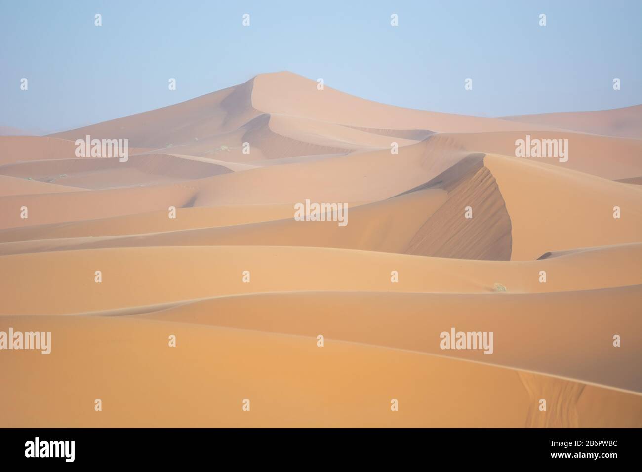Sanddüne in der Wüste Erg chebbi in Marokko Stockfoto