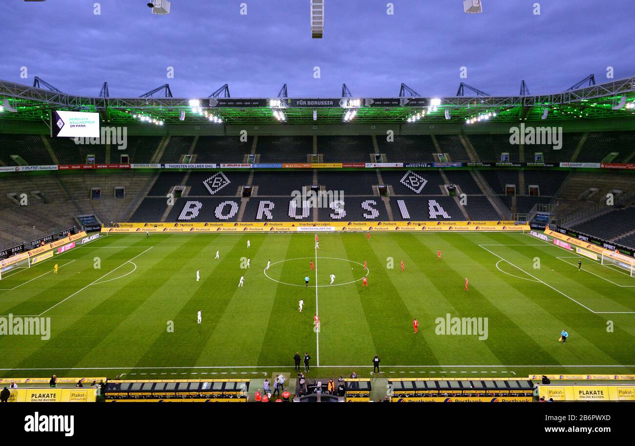 Mönchengladbach, Deutschland. März 2020. 1. Bundesliga-Spiel ohne Zuschauer wegen der Corona-Virus-Krise, Bundesliga-Fußballspiel Borussia Mönchengladbach gegen 1. FC Köln. Credit: Uwe Kraft/Alamy Live News Stockfoto