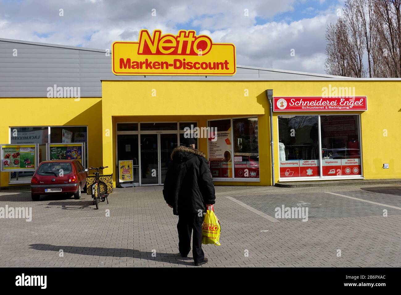 Sign Outside German Shop In Stockfotos und -bilder Kaufen - Alamy
