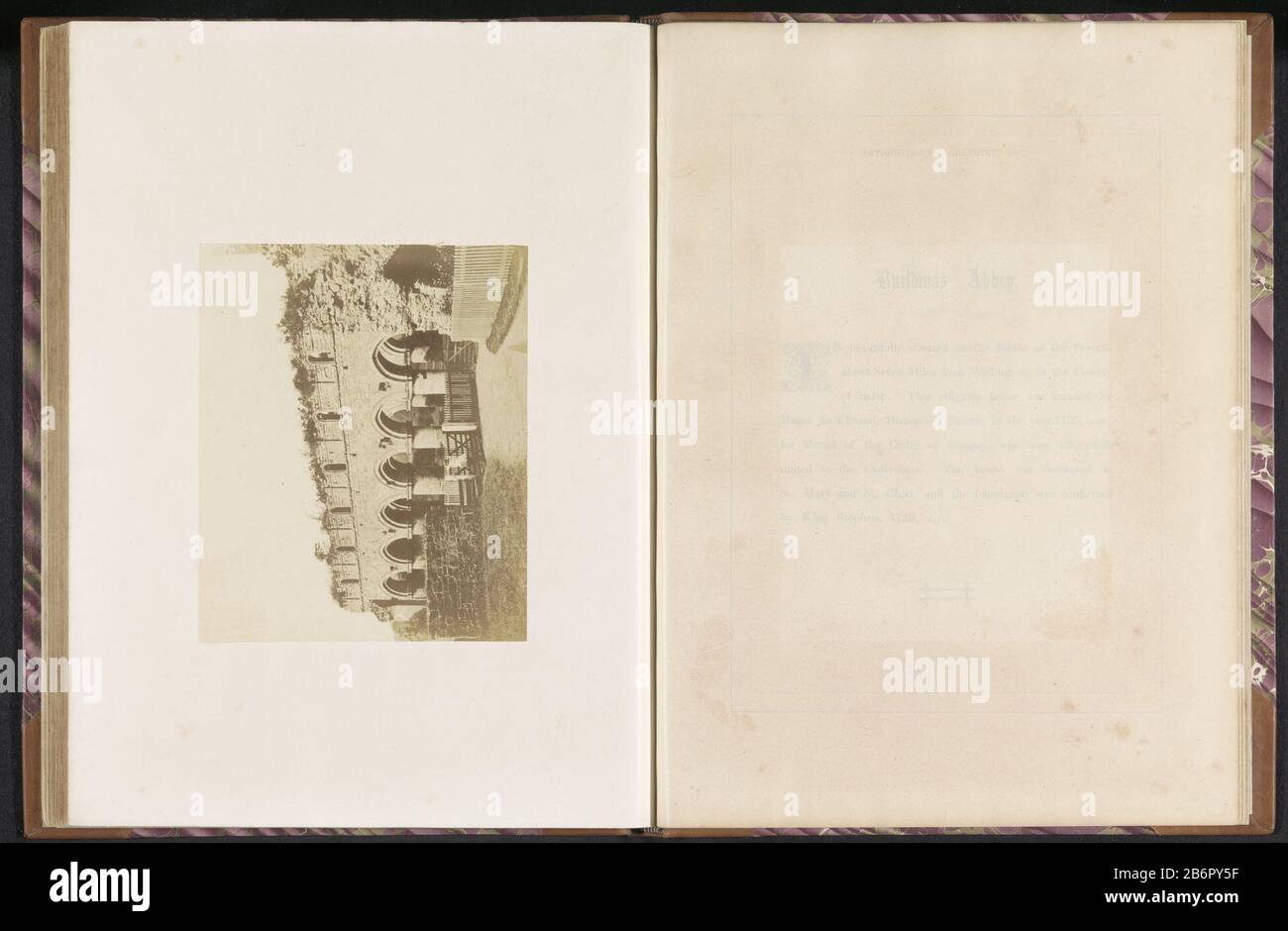 Ansicht der Ruinen von Builwas AbbeyBuildwas Abbey Objektart: Fotoseite Artikelnummer: RP-F 2001-7-1471-23 Hersteller: Fotograf: William Bryans (Listed Property) Ort Herstellung: Buildwas Abbey Datum: 1850 - oder für 1858 Material: Papiertechnik: Albumin Druckabmessungen: Foto: H 151 mm × tingoto 182 mmToelichFFront Seite 51. Subjekt Kloster, Kloster, Kloster ~ Römisch-Katholische Kirchenruine von Kirche, Kloster, usw. Tor, Eingang wo: Stift Buildwas Stockfoto