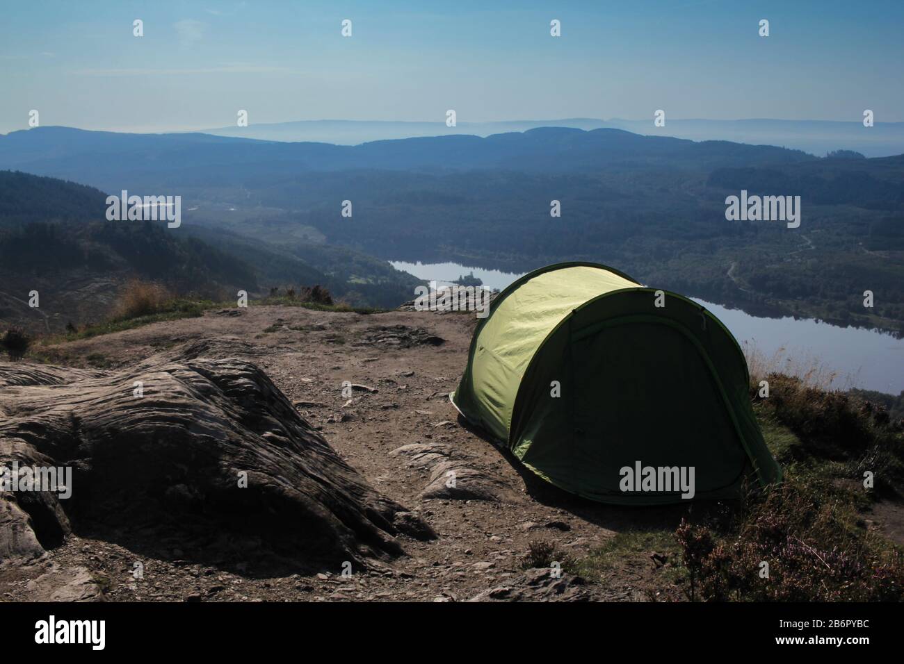 Camping auf dem Gipfel eines schottischen Berges Stockfoto
