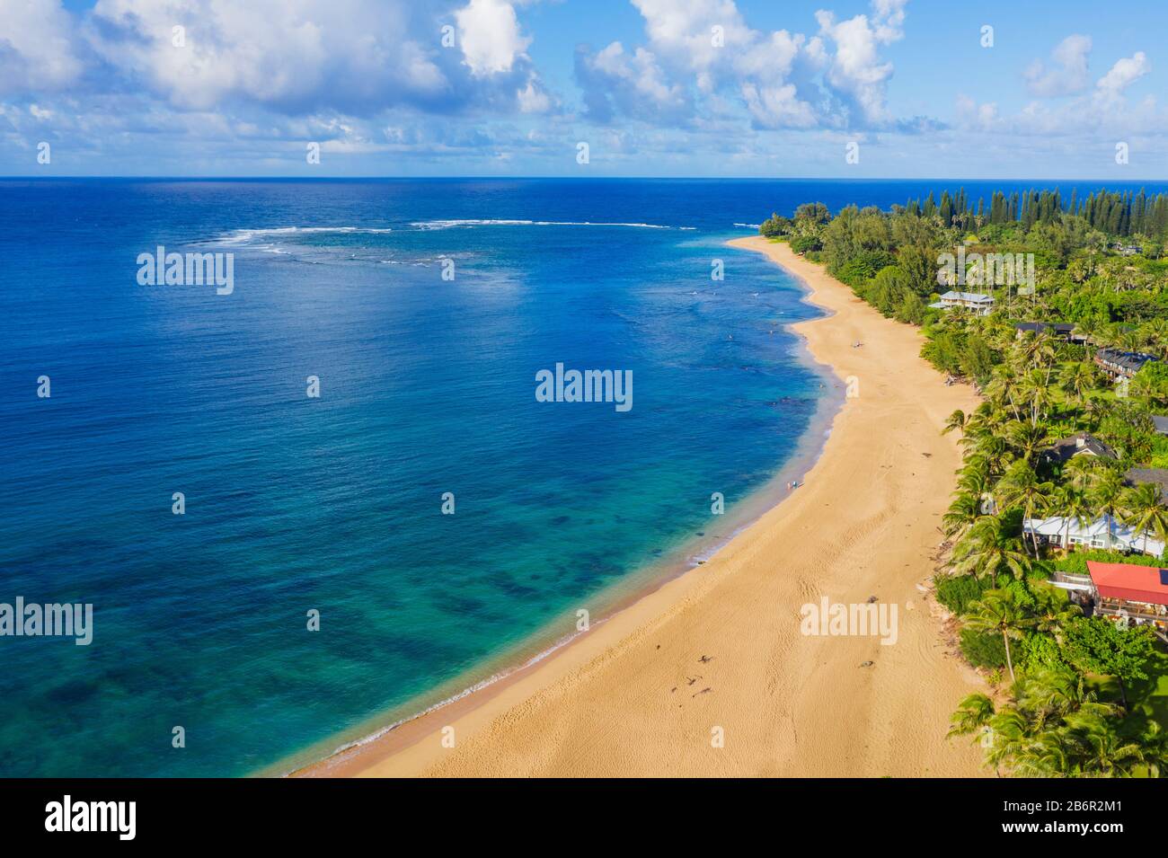 Vereinigte Staaten von Amerika, Hawaii, Kauai-Insel, Haena State Park, Tunnel Beach, Luftbild Stockfoto