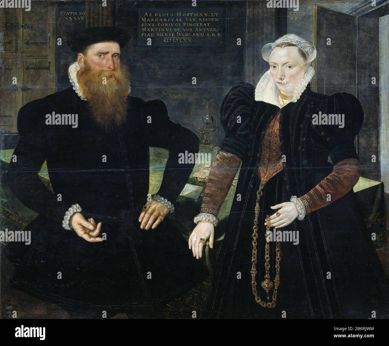 Gillis Hooftman (1521-81) Reder, en zijn Echtgenote Margaretha van Nispen, SK-A-1717 Porträt des Schiffseigners Gillis Hooftman (1521-81) mit seiner Frau Margaretha van Nispen (* 1545). Kniescheibe, beide stehen in einem Raum für einen Tisch, Wo: Eine Uhr, Handschuhe und ein Letter Liggen. Hersteller : Maler: Maerten The vos dating: Jul 1570 Physische Eigenschaften: Öl auf Plattenmaterial: Plattenöl Abmessungen: Stütze: H 116 cm. B × 140,5 cm Außenabmessungen: 6,3 cm d. (Einschließlich Träger SK-L-4433.) Stockfoto