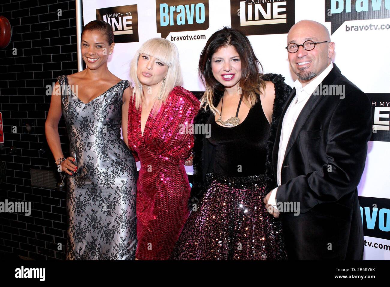 New York, NY, USA. Dezember 2009. Lauanna Rawles, Vanessa Gonzalez, Kathy Rose, David Applebaum auf der Bravo 'Launch My Line' Premiere Party in Avenue. Kredit: Steve Mack/Alamy Stockfoto