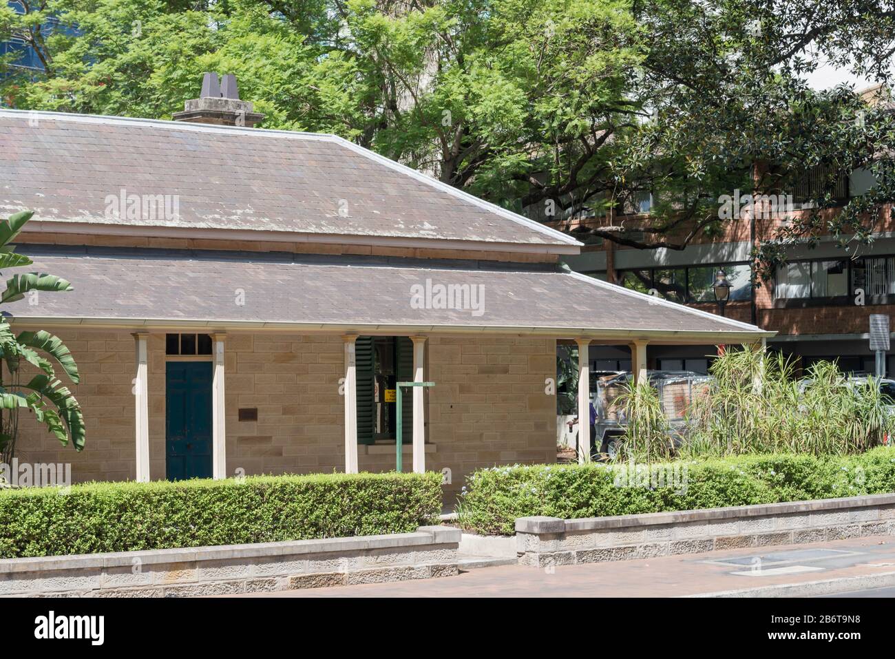 Das Perth House in der 85 George Street, Parramatta im Westen Sydneys ist ein im Jahr 1841 in der Kolonialzeit/im viktorianischen Georgianischen Stil erbauen Haus, das derzeit als Geschäftsräume genutzt wird Stockfoto