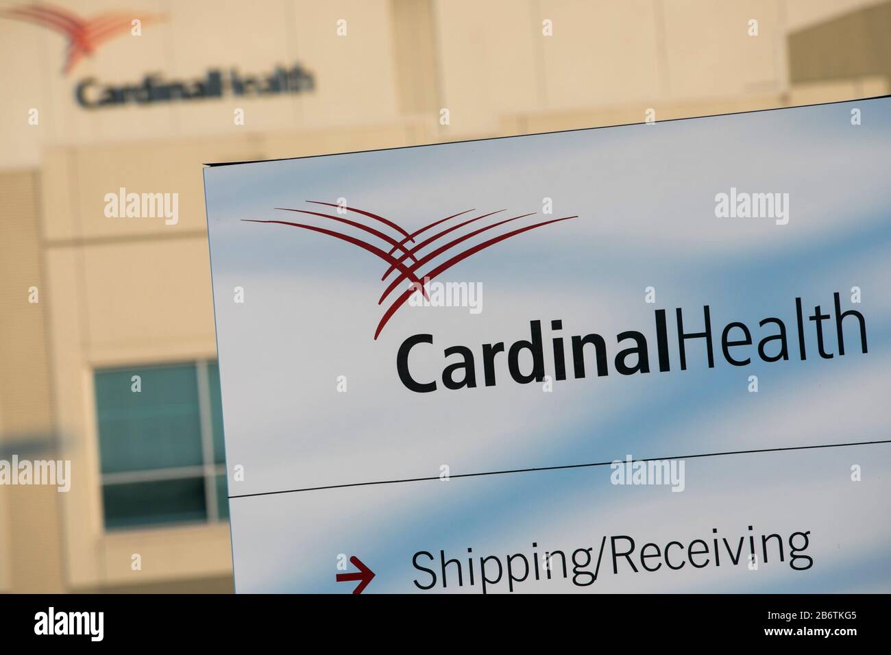 Ein Logo außerhalb einer Einrichtung, die am 8. März 2020 von Cardinal Health in Baltimore, Maryland besetzt wurde. Stockfoto