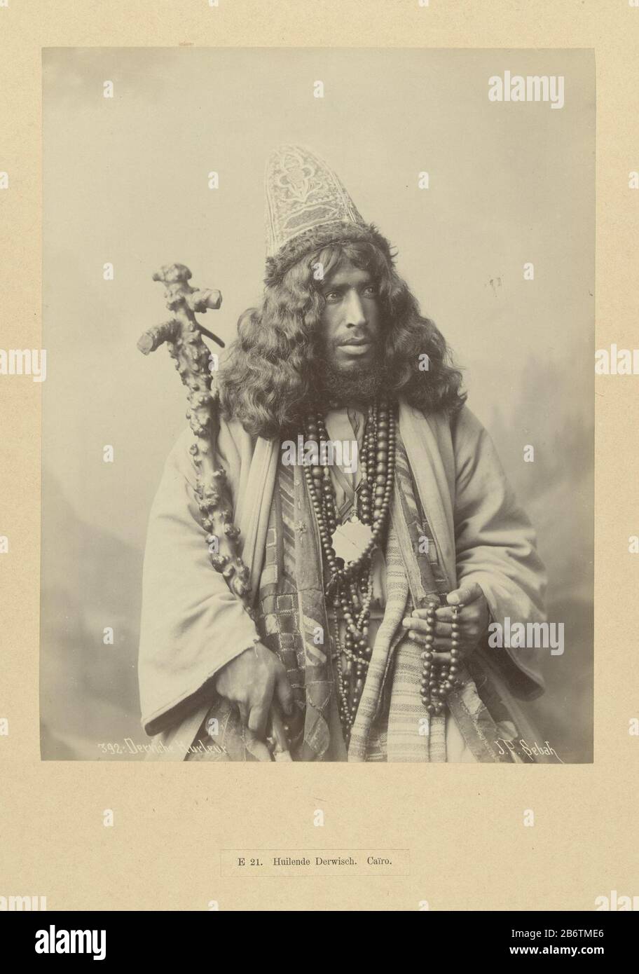 Das Foto ist Teil der von Richard Polak gesammelten Fotoserie von Egypte. Hersteller : Fotograf: Pascal Sebah (börsennotiertes Objekt) Herstellung: Ägypten Datum: Ca. 1898 Physikalische Merkmale: Foto auf Pappe mit onderschrift. Material: Papierkarton Papiertechnik: Albumdruck Abmessungen: Bild: H 267 mm × W 205 mmblad: H 468 mm × W 556 mm Stockfoto