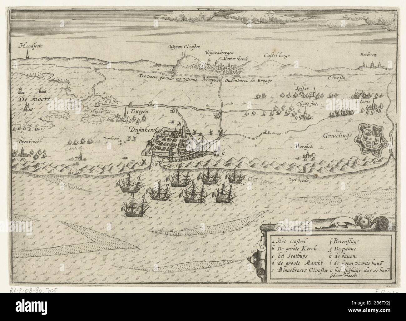 Hollandse schepen voor anker bij Duinkerke, ca. 1605 Die flämische Küste mit acht holländischen Schiffen vor Anker in Dünkirchen, Ca. 1605. Gravelines gleich, in der Ferne mehrere flämische Städte. Rechts eine Kartusche mit Schlüssel-K für Details in und um die Stadt, auf Niederländisch. Muller zufolge handelt es sich um eine Darstellung des Sieges, den der Rotterdamer Schiffskapitänin, Admiral Adriaan Dirkszoon, im Dezember 1605 Als "Schöner Lambert" bezeichnete. Hersteller: Druckmaschine: Anonymer Ort Herstellung: Niederlande Datum: 1607 - 1609 Physikalische Merkmale: Ätzmaterial: Papiertechnik: Ätzmaß Stockfoto