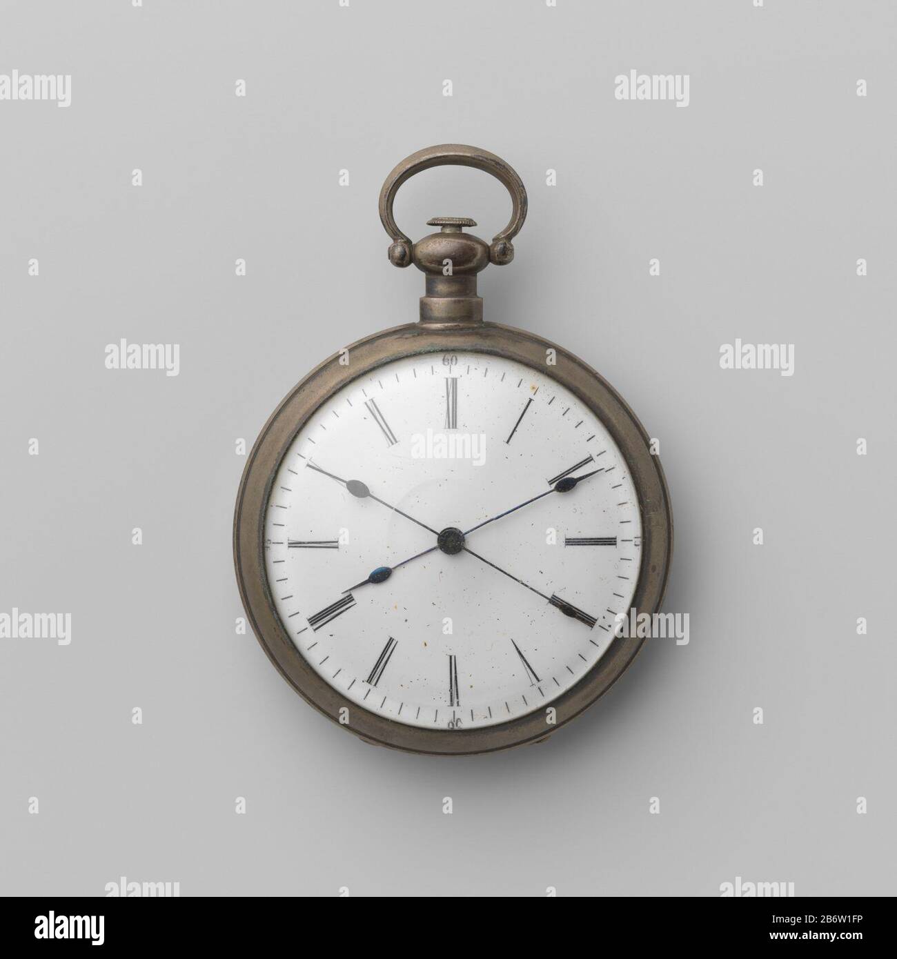 Horloge Horloge van zilver. Met versierd uurwerk. Hersteller : AnoniemPlaats Herstellung: Groot-Brittannië dating: 100-1860 Material: Zilver Abmessungen: D 5,7 cm. × h 7,9 cm. × b 5,7 cm. × d 2,2 cm. Stockfoto