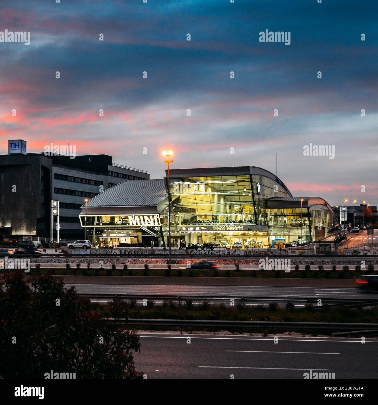 Madrid Spanien 11 Marz 2020 Moderner Bmw Madrid Handler In Las Tablas Madrid Spanien Stockfotografie Alamy