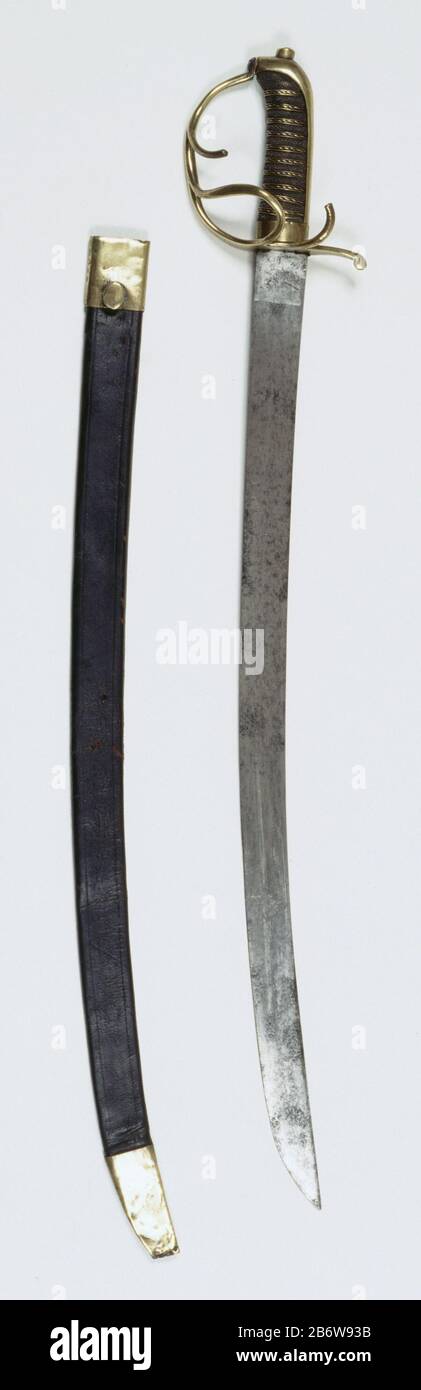 Infanteriesabel met schede Bataafse Republiek en Koninkrijk Holland, 1805-1810 Kupferstecher bestehend aus Knopf, Griffhaube, vorderer Halterung, zwei Seitenhalterungen, halber Hunt. Griff der Dichtungen Leder (oder Roggenhaut) mit Kupferdraht umwickelt. Eisernes Blatt, schwarze Lederschlinge mit Blasband oben mit Knopf zum Aufstützen. Kupferstich. Hersteller : Schwer: Dveger: Anonym Datum: 1805 - 1820 Material: Eiserne Kupferhülle: Lederrobenvel Technik: Schmieden / Schneiden Abmessungen: Gesamt: L 76,8 cm. (Mit der Ummantelung) Säbel: L 73,6 cm Klinge: 64 cm l. B: 3,8 cm. Betrifft Wann: 1805 - 1810Wie: Batavische Republik Stockfoto