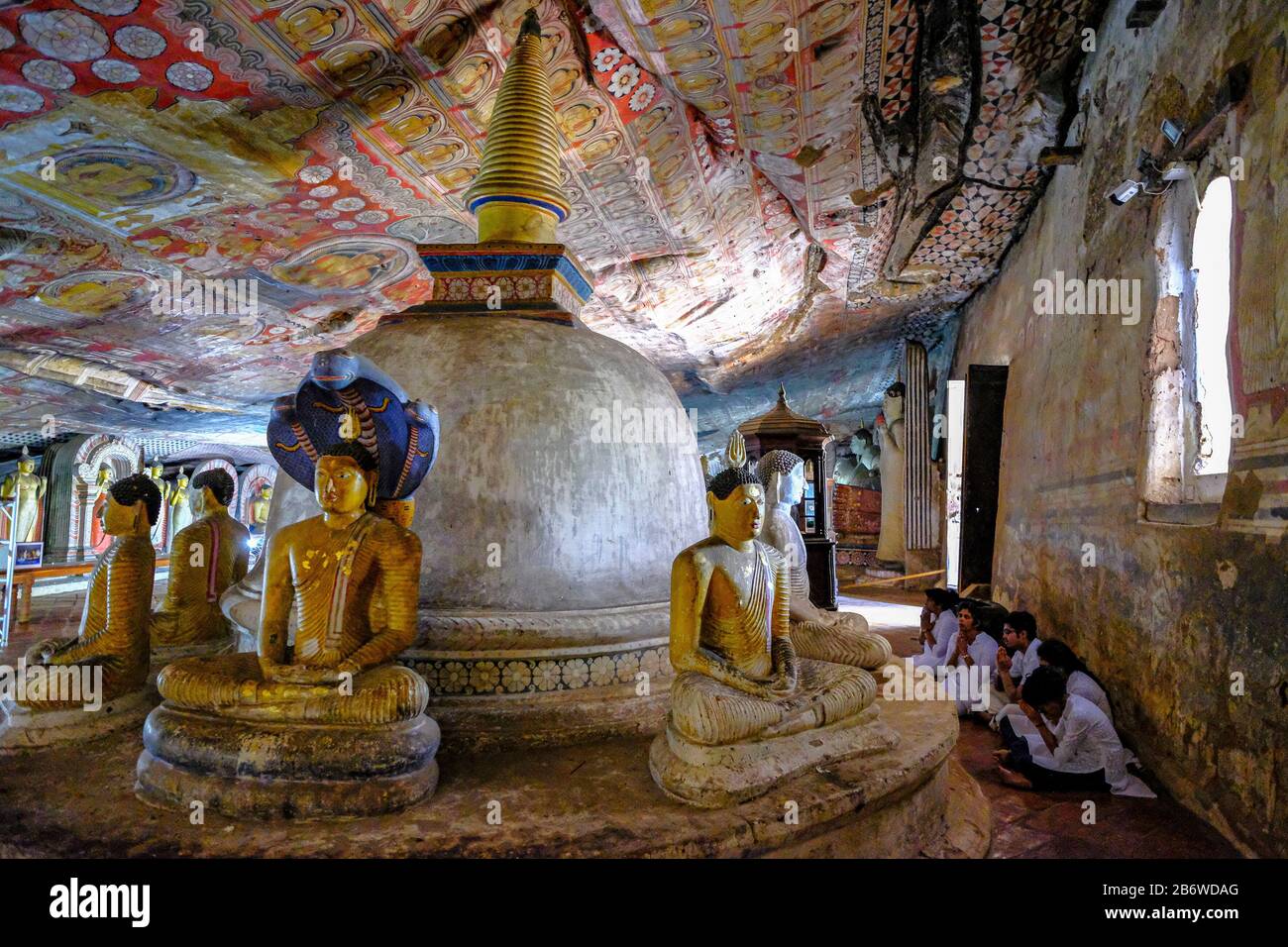 Dambulla, Sri Lanka - Februar 2020: Buddhastatue im Dambulla-Höhlentempel am 8. Februar 2020 in Dambulla, Sri Lanka. Stockfoto