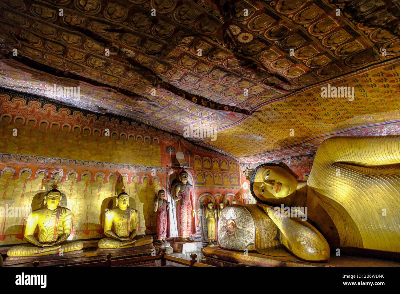 Dambulla, Sri Lanka - Februar 2020: Buddhastatue im Dambulla-Höhlentempel am 8. Februar 2020 in Dambulla, Sri Lanka. Stockfoto