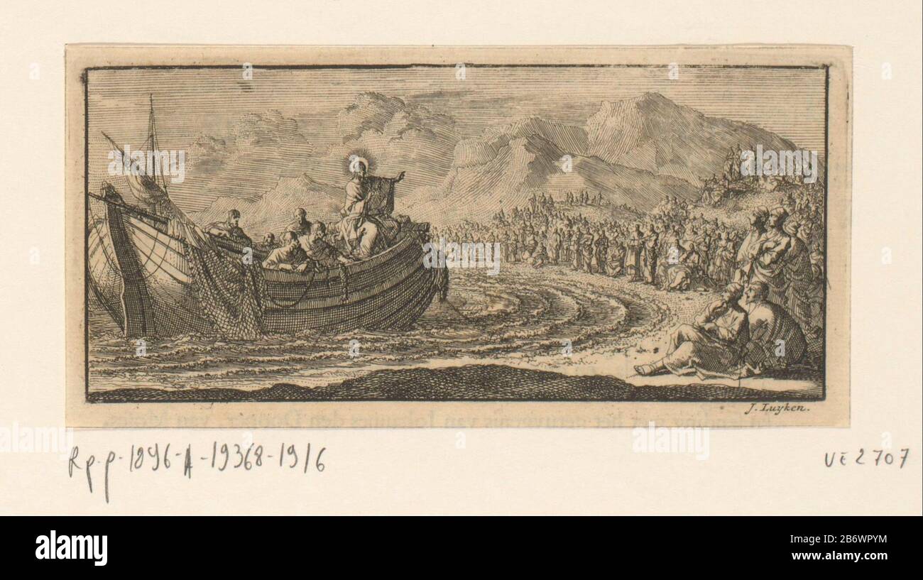 Jezus predikt vanuit de boot van Petrus Christus predigt aus Peters Boot auf dem See von Gennesaret, um ihn herum seine Schüler. Am Seeufer eine große Gruppe von Zuhörern, die in seiner Predigt luisteren. Hersteller : Druckerhersteller Jan Luyken (denkmalgeschütztes Gebäude) Herausgeber: Willem BroedeletPlaats Herstellung: Amsterdam Datum: 1700 Physikalische Merkmale: Ätz- und Druckmaterial: Papiertechnik: Ätzmaße: Blatt: H 71 mm × W 148 mmToelichtBoekillustriatie für Jeremy Taylor. Geschichte kein Leben und kein Dot des Onsen Saligmachers Jesus Christus. Teil III Amsterdam: Willem Broedelet, 1700, S. Stockfoto