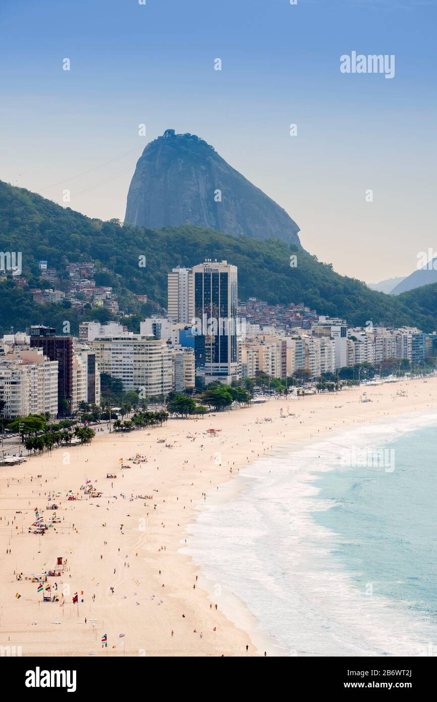 Copacabana und Leme Strand und Sugar Loaf Berg in Rio de Janeiro, Brasilien Stockfoto