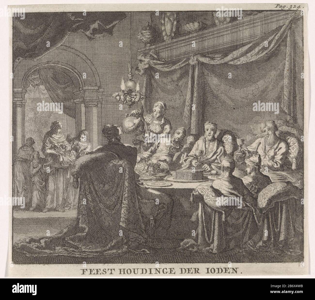 Joodse familie aan tafel tijdens een Joods feest feest feest houdinge der Ioden (titel op object) EINE jüdische Familie zusammen um den Tisch. Dort wird Wein getrunken. Im Hintergrund kommen Frauen und Kinder. Hersteller : Druckerhersteller Jan Luyken (denkmalgeschütztes Gebäude) Herausgeber: Daniel van den Dalen Herausgeber: Hendrik van Damme (II) Herstellung: Druckmaschine: Haarlem Herausgeber: Leiden Herausgeber: Leiden Datum: 1702 Physikalische Merkmale: Ätzmaterial: Papiertechnik: Ätzmaße: Blatt: H 145 mm × W 159 mmToelichtBoekillustriatie für John Buxtorf. Schule der Jooden, die das w Stockfoto