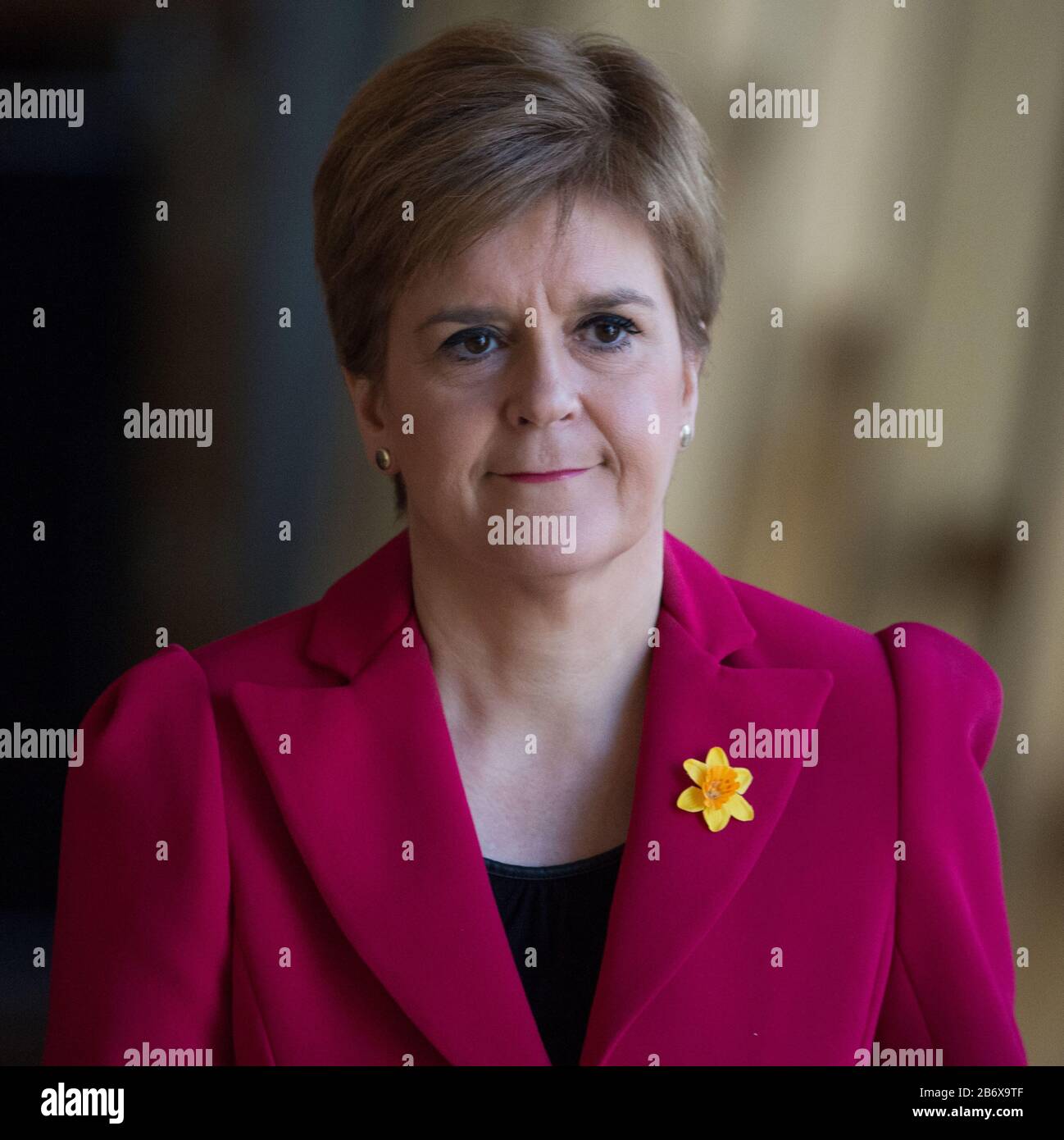 Edinburgh, Großbritannien. März 2020. Abgebildet: Nicola Sturgeon MSP - Erster Minister von Schottland und Führer der Scottish National Party (SNP). Szenen aus Ersten Ministerfragen im schottischen Parlament in der ersten Woche des Prozesses gegen Den Ehemaligen Ersten Minister - Alex Salmond, und Spannungen aa laufen hoch bei Holyrood. Kredit: Colin Fisher/Alamy Live News Stockfoto