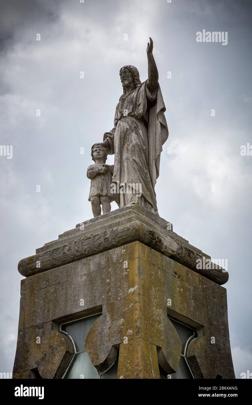 Gräber und Denkmäler auf dem West Norwood Cemetery, der erstmals im Jahr vorher benutzt wurde. Stockfoto