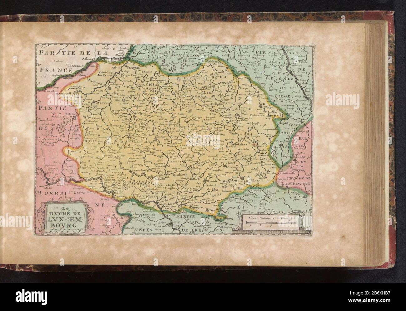 Karte von Luxemburg. Teil eines Atlases von 223 Karten von Ländern und Städten und Szenen des Krieges in Europa in der Zeit ca. 1690-1735. Hersteller : Druckmaschine: Anonymer Herausgeber: J. Inherit Ratelband & Couitgever Daniel The Lafeuille (Listed Property) Ort Herstellung: Druckmaschine: Northern Netherlands Herausgeber: Amsterdam Herausgeber: Amsterdam Datum: 1700 - 1702 und / oder 1735 Physische Merkmale: Engra, handfarbenes und teilweise lackiertes Material: Papiertechnik: ENGRAA (Druckverfahren) / Handfarbe / Lackabmessungen: Plattenkante: H 160 mm × W 231 mm Betreff: Karten von einzelnen Ländern oder regio Stockfoto