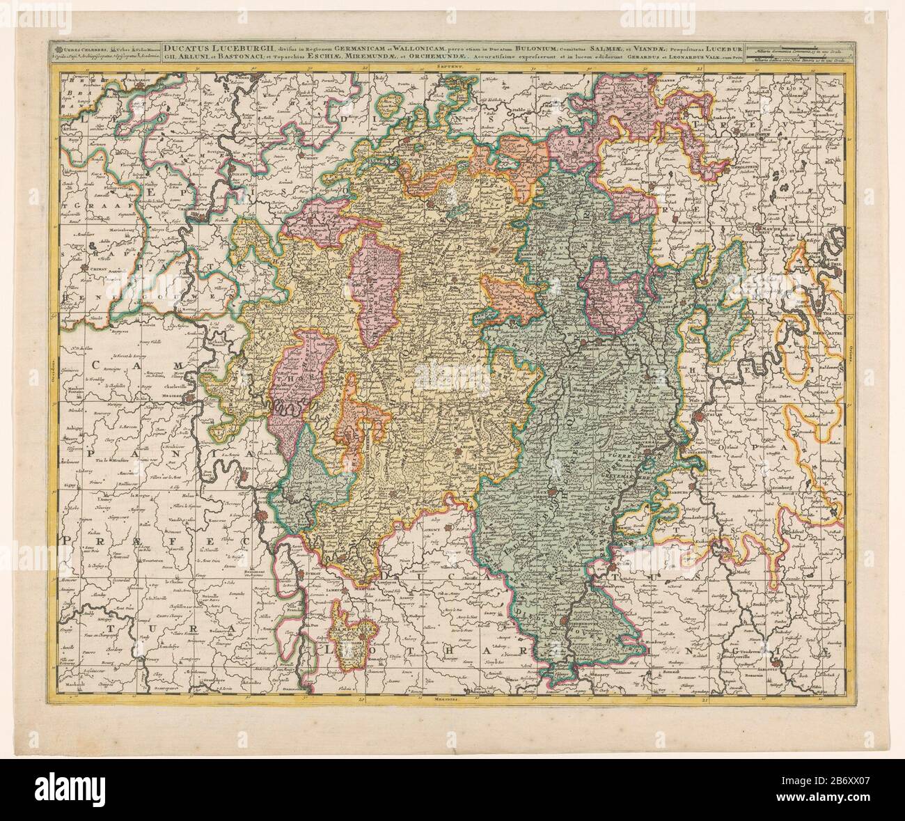 Kaart van het hertogdom Luxemburg Ducatus Luceburgii, divisus in regionem Germanicam et Wallonicam (titel op object) Karte des Herzogthums Luxemburg. In einem Balken über der Karte, im mittleren Titel. Hinterließ ihnen eine Legende. Rechts neben den beiden Titelstöcken: 3 Milli Aria Germanica Communia 15 in UNO Graduation / 4 Milli Aria Gallica, sive Horae Itineris 20 in UNO Graduation. Die Karte verfügt über ein Koordinatenraster und Gradenverdelung. Hersteller: Druckmaschine: Anonymer Herausgeber: Gerard Valck (denkmalgeschütztes Gebäude) Herausgeber: Leonard Valck (börsennotiertes Eigentum) Anbieter von Privilegien: Staaten von Holland und West Stockfoto