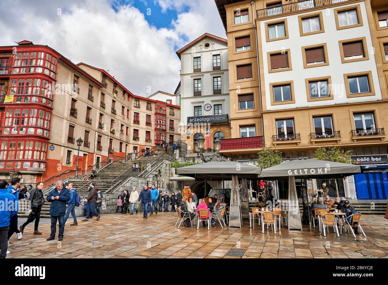 Plaza Unamuno und U-Bahn-Zugang, Altstadt, Bilbao, Biscay, Bizkaia, Baskenland, Euskadi, Euskal Herria, Spanien, Europa. Stockfoto